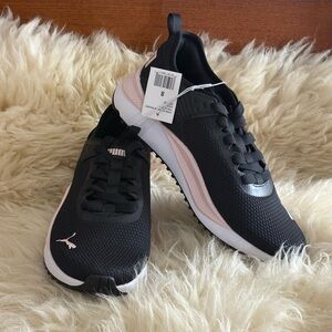 NWT Puma Women's Softfoam PC Runner Black and Pink Athletic Shoes